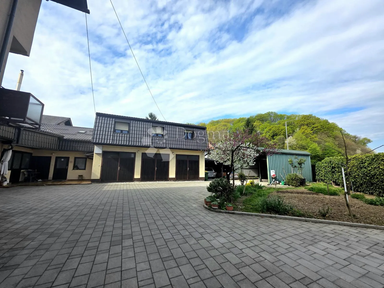 PRODAJA, Kuća, Karlovac, 115 m2, Novi centar