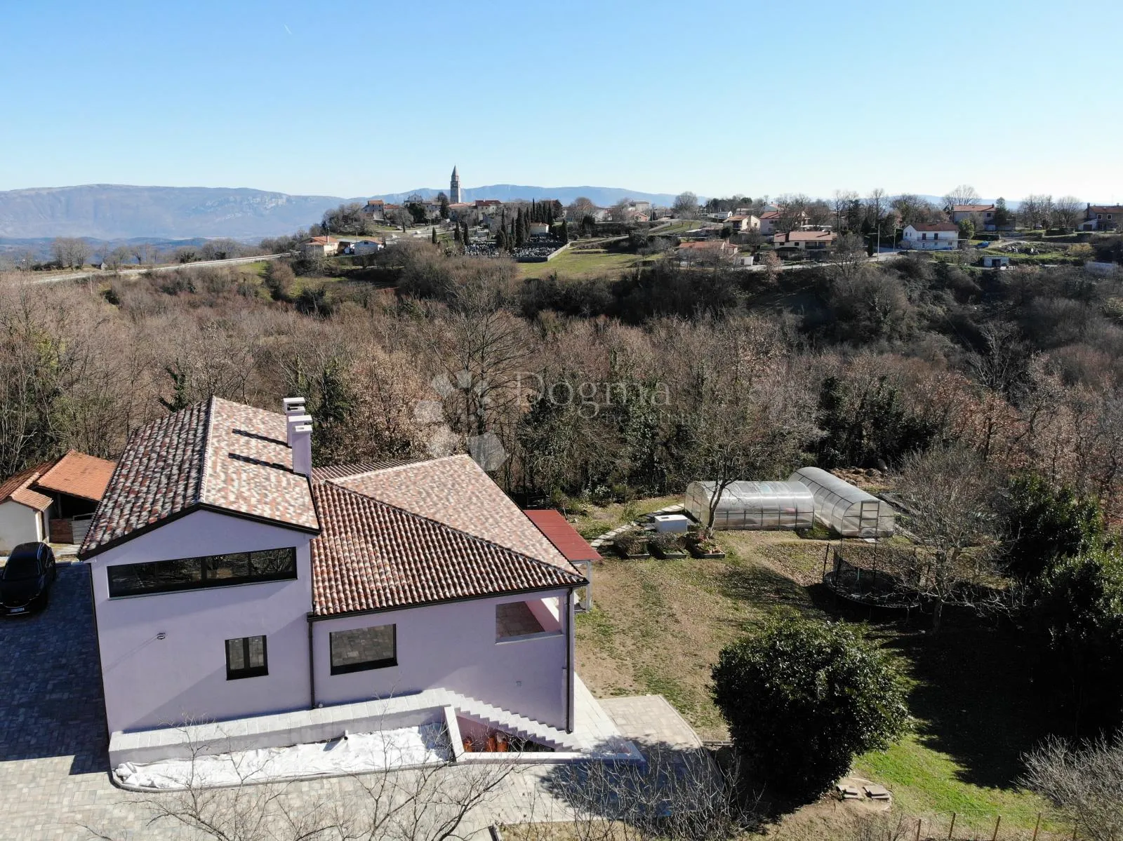 gračišće, inovativna kuća s prostranom okućnicom - slika 2