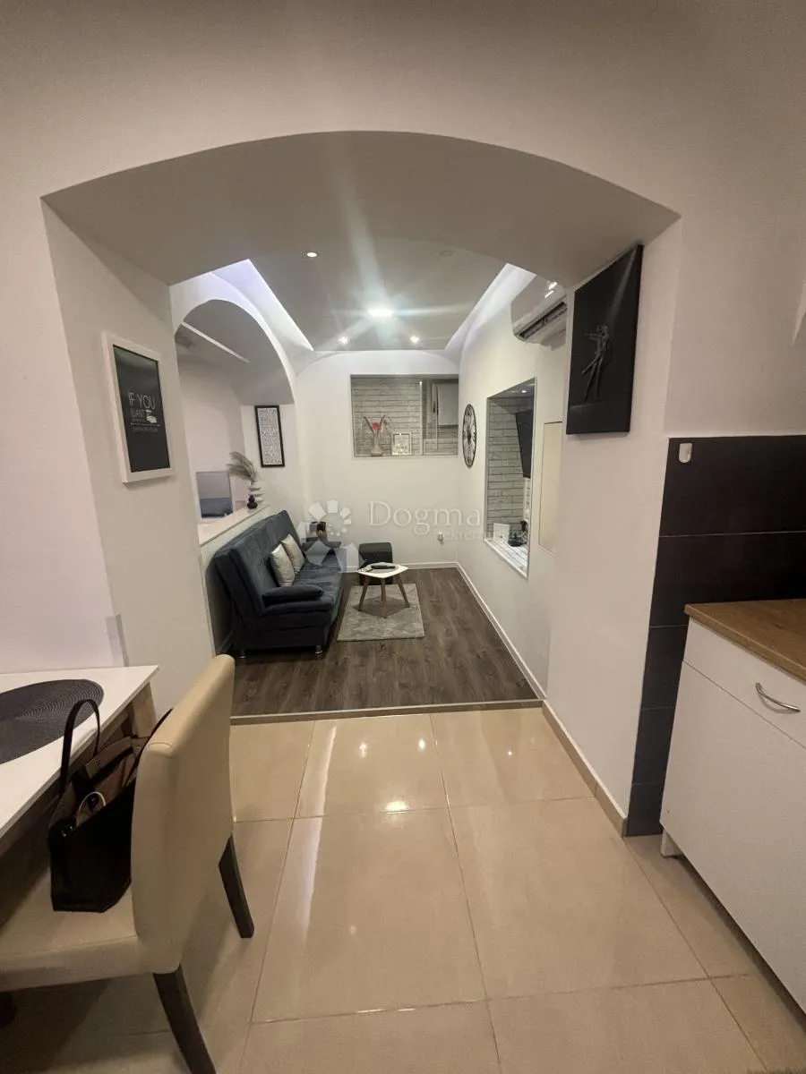 studio u strogom centru zagreba - slika 14