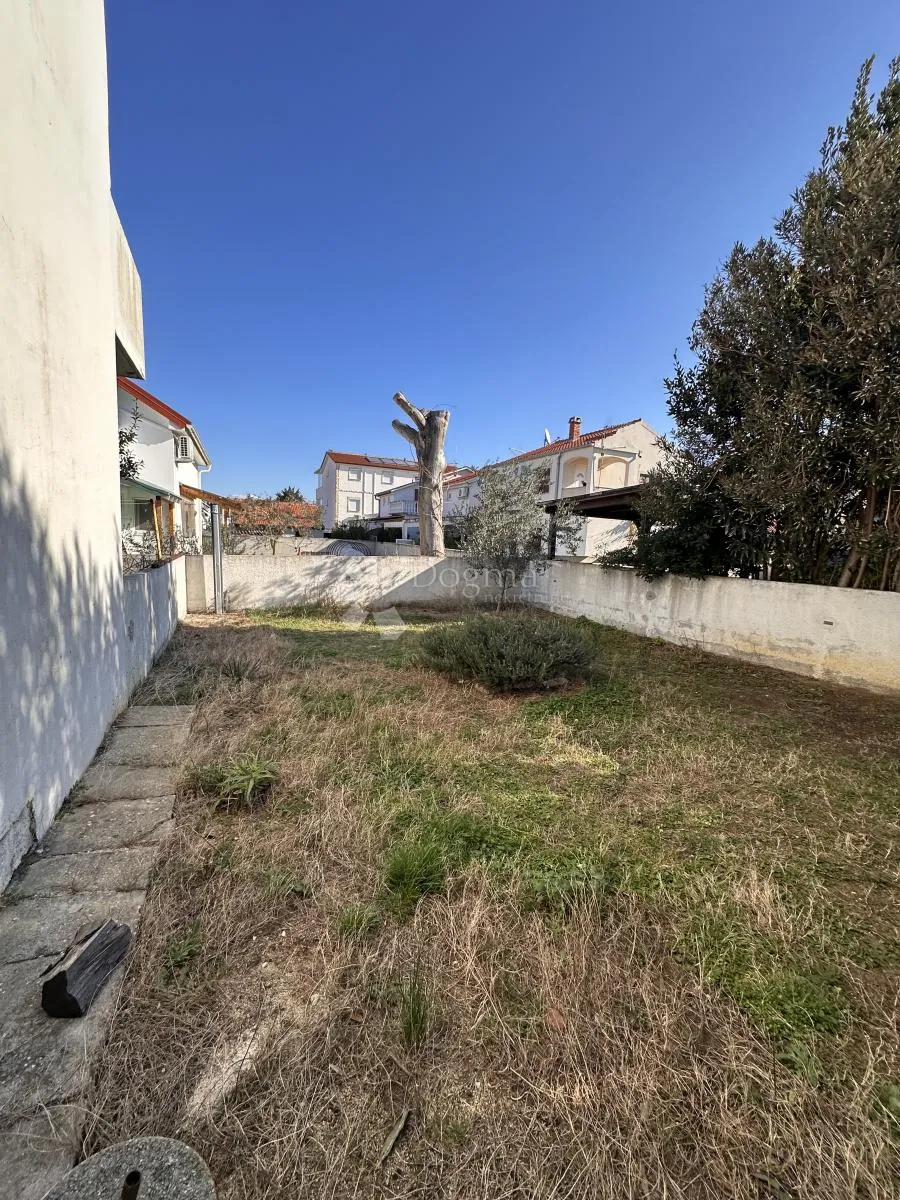 prodaje se dvojna kuća u sabunikama sa 3 apartmana - slika 6
