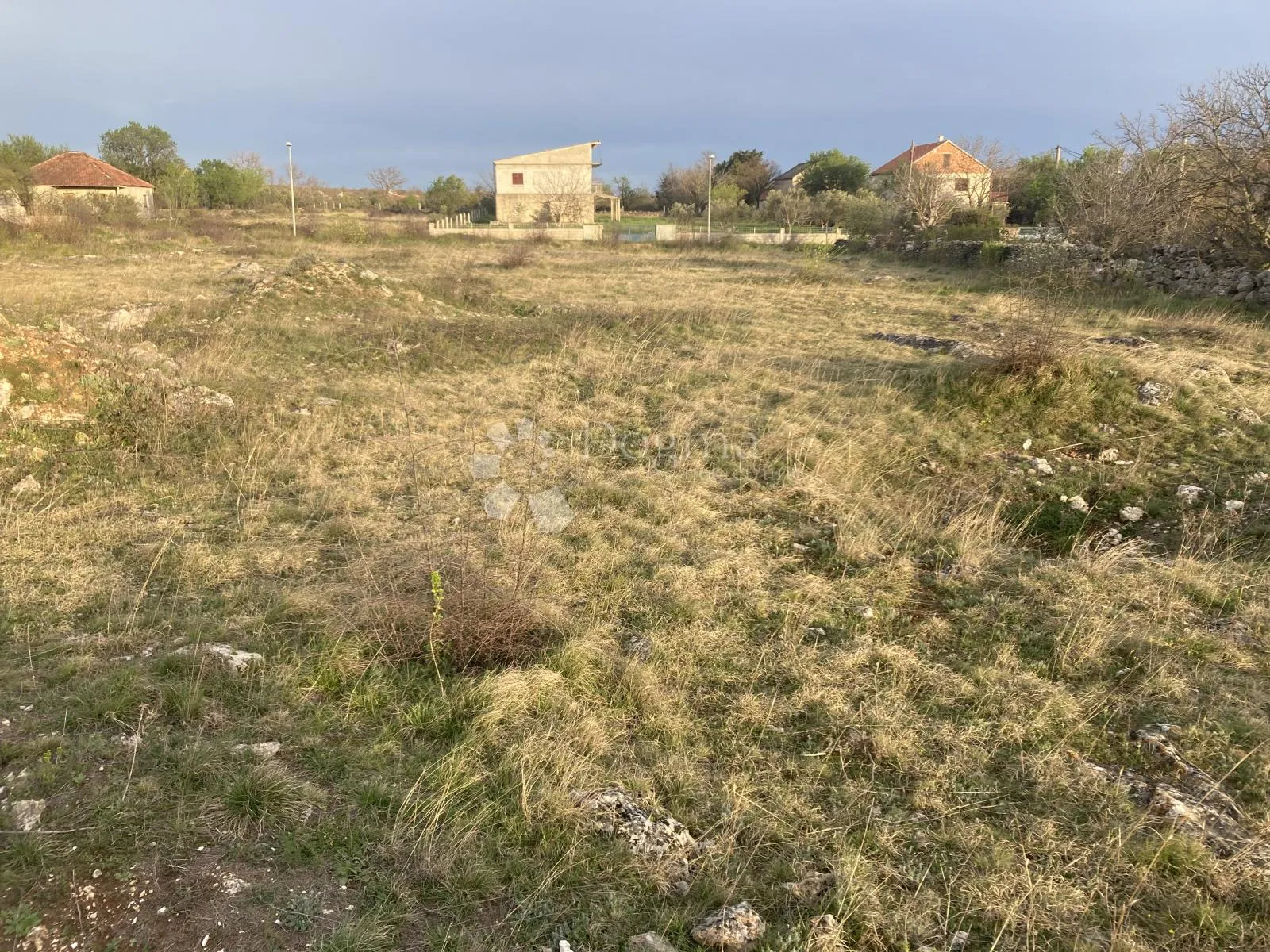 građevinska parcela u čarobnom dalmatinskom mjestu, u zaleđu vodica - slika 5