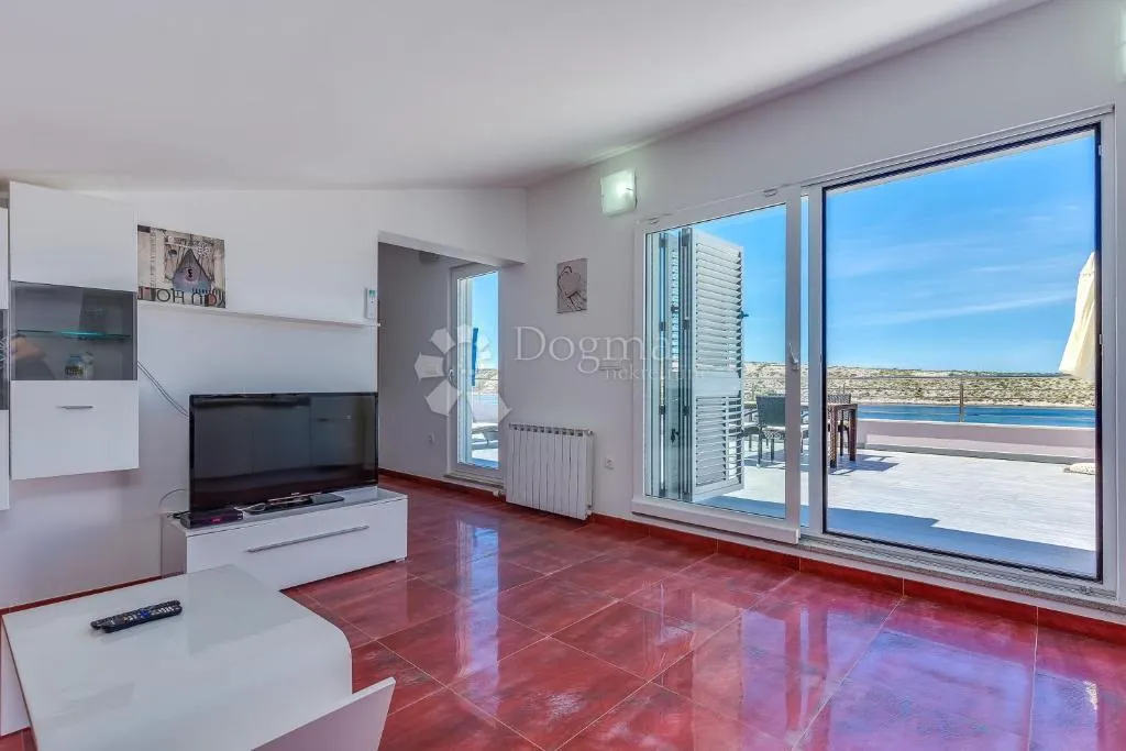 moderni jednosobni apartman u potkrovlju - slika 3