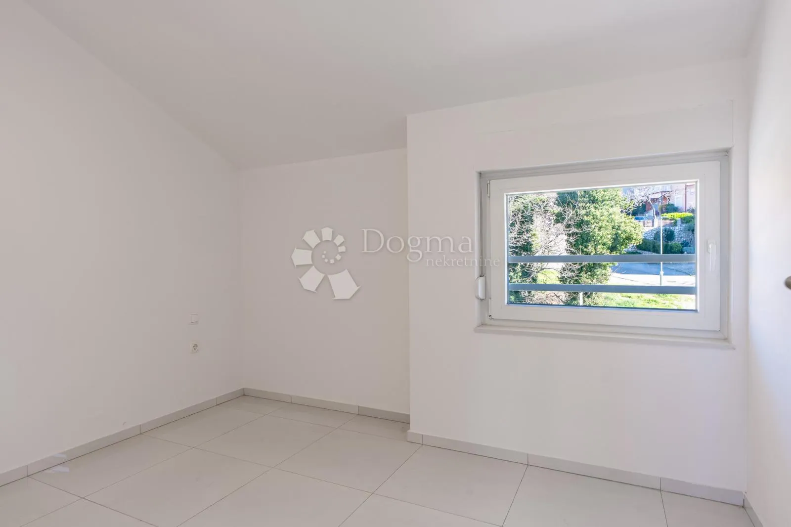 apartman u blizini mora sa prekrasnim pogledom - slika 5