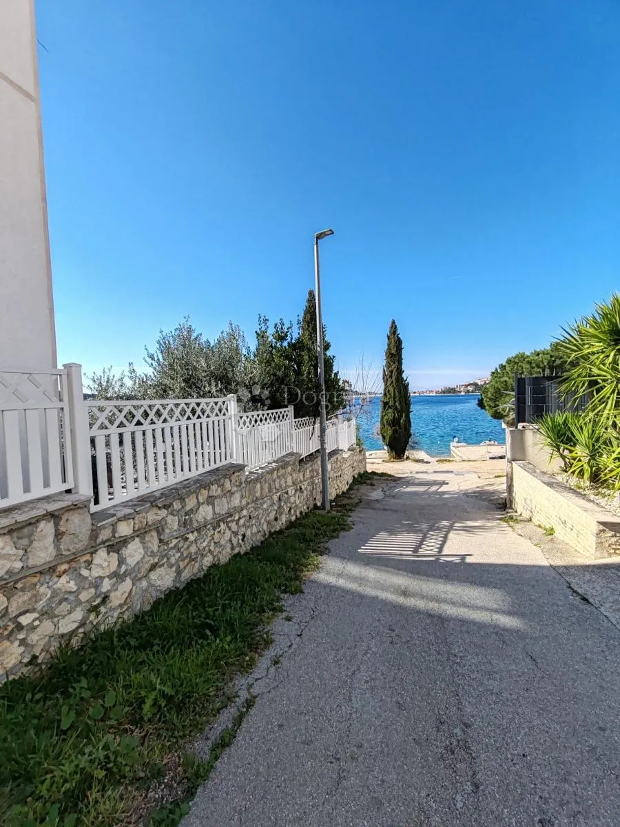 zatoglav - kuća nadomak mora sa 7 apartmana i poslovnim prostorom - slika 51