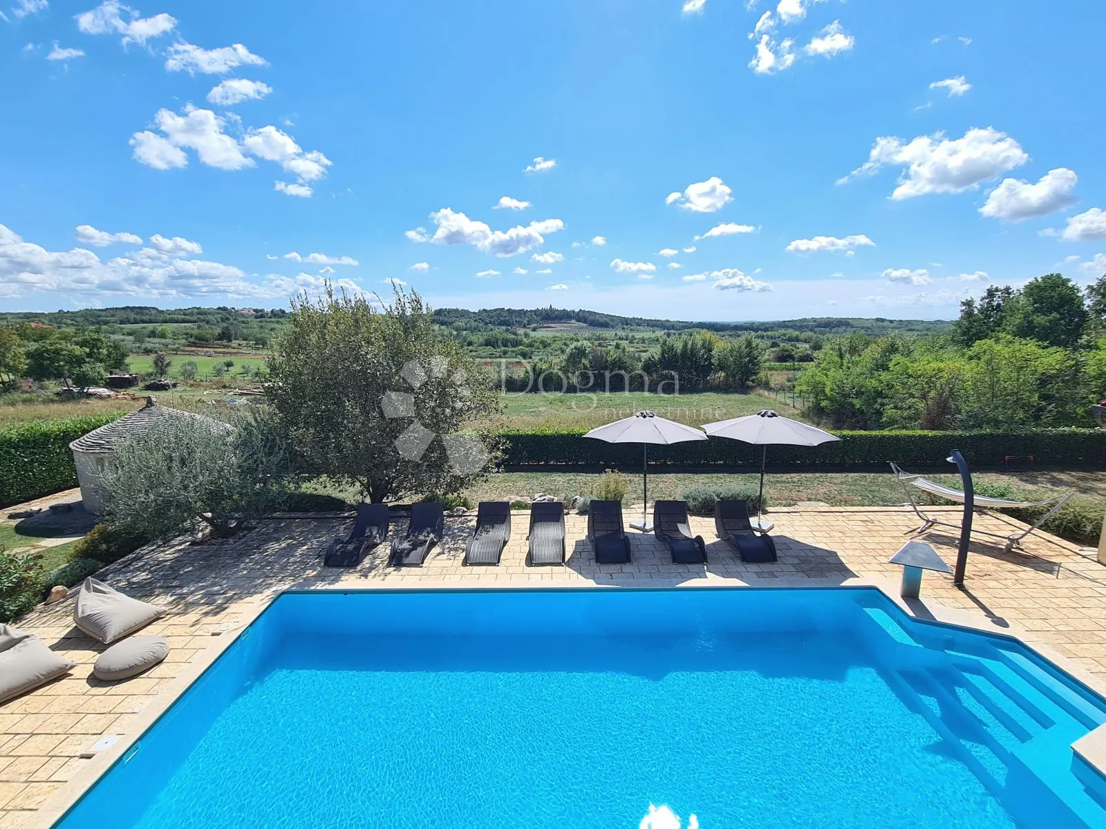 rustikalna istarska villa okružena prirodom - slika 33