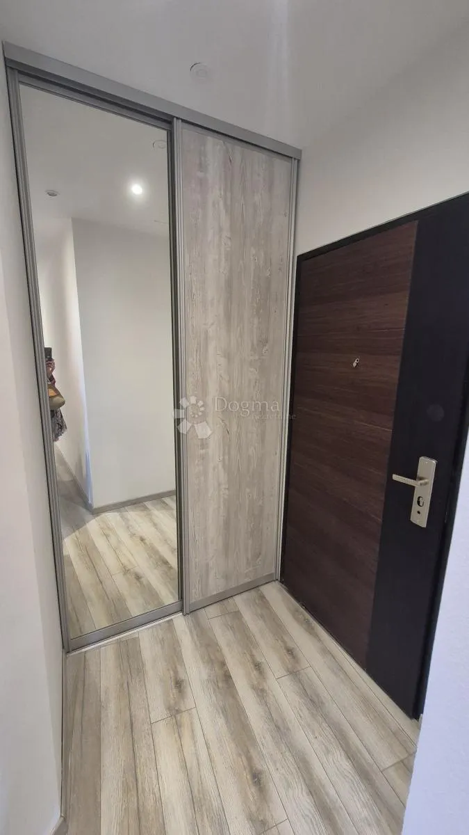 dvosobni stan u centru pule površine 72,83 m2 - slika 22