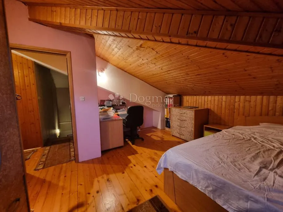 šibenik, šarmantan stan s prostranom terasom - slika 9