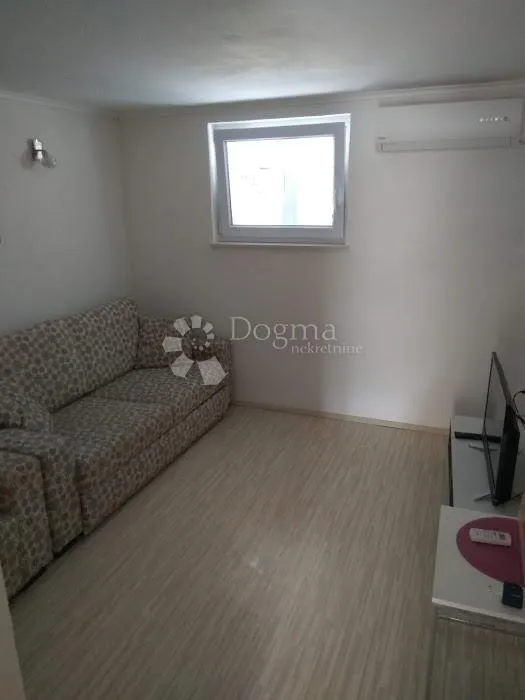 žaborić- predivna apartmanska kuća s pogledom na more - slika 31