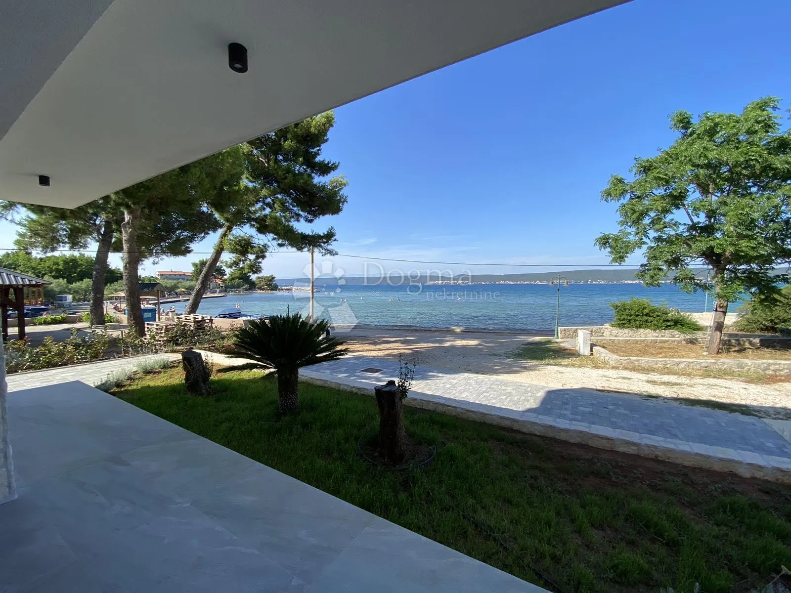 otok pašman, neviđane, apartman 1. red do mora - slika 2