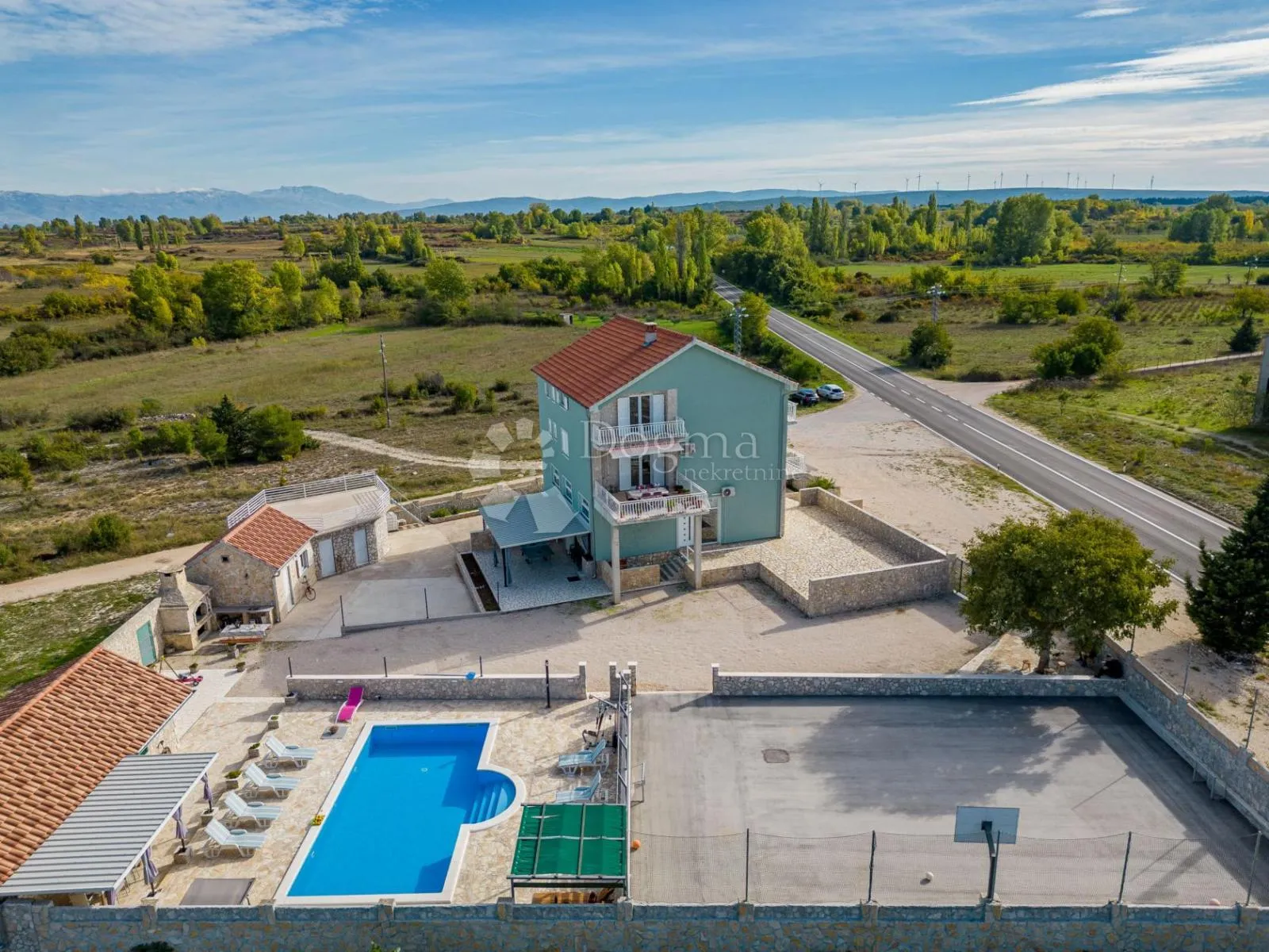 prekrasna vila - slika 4