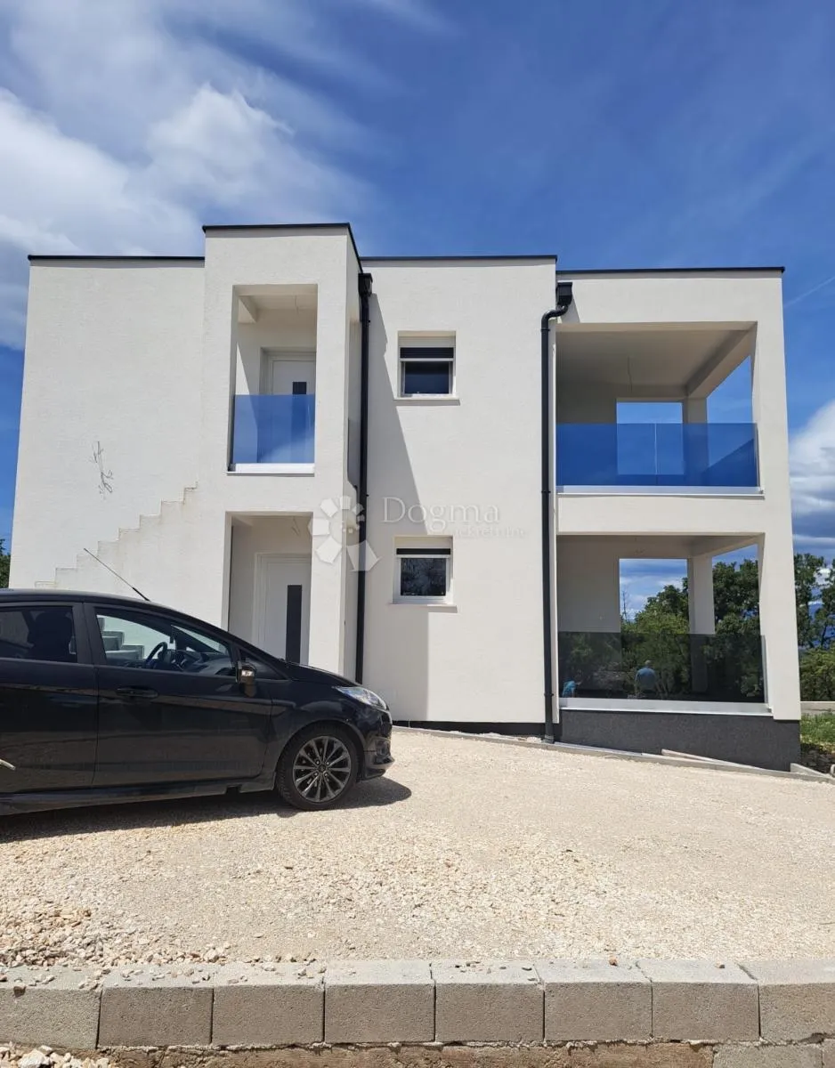 samostojeća nova vila s dva zasebna stana - novogradnja - slika 2