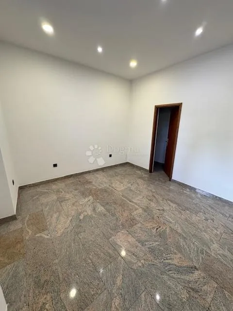 Belveder – najam poslovnog prostora 36 m², prizemlje - Rijeka