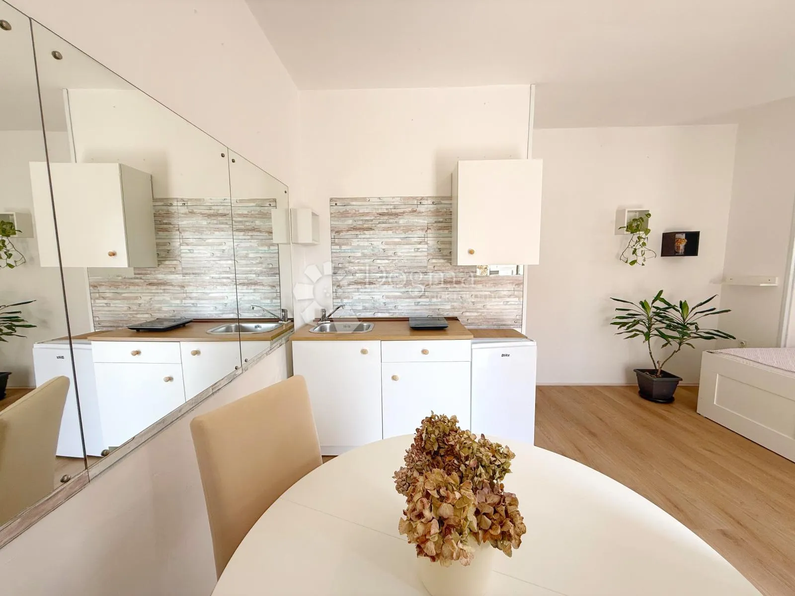 studio apartman u centru medulina - slika 4