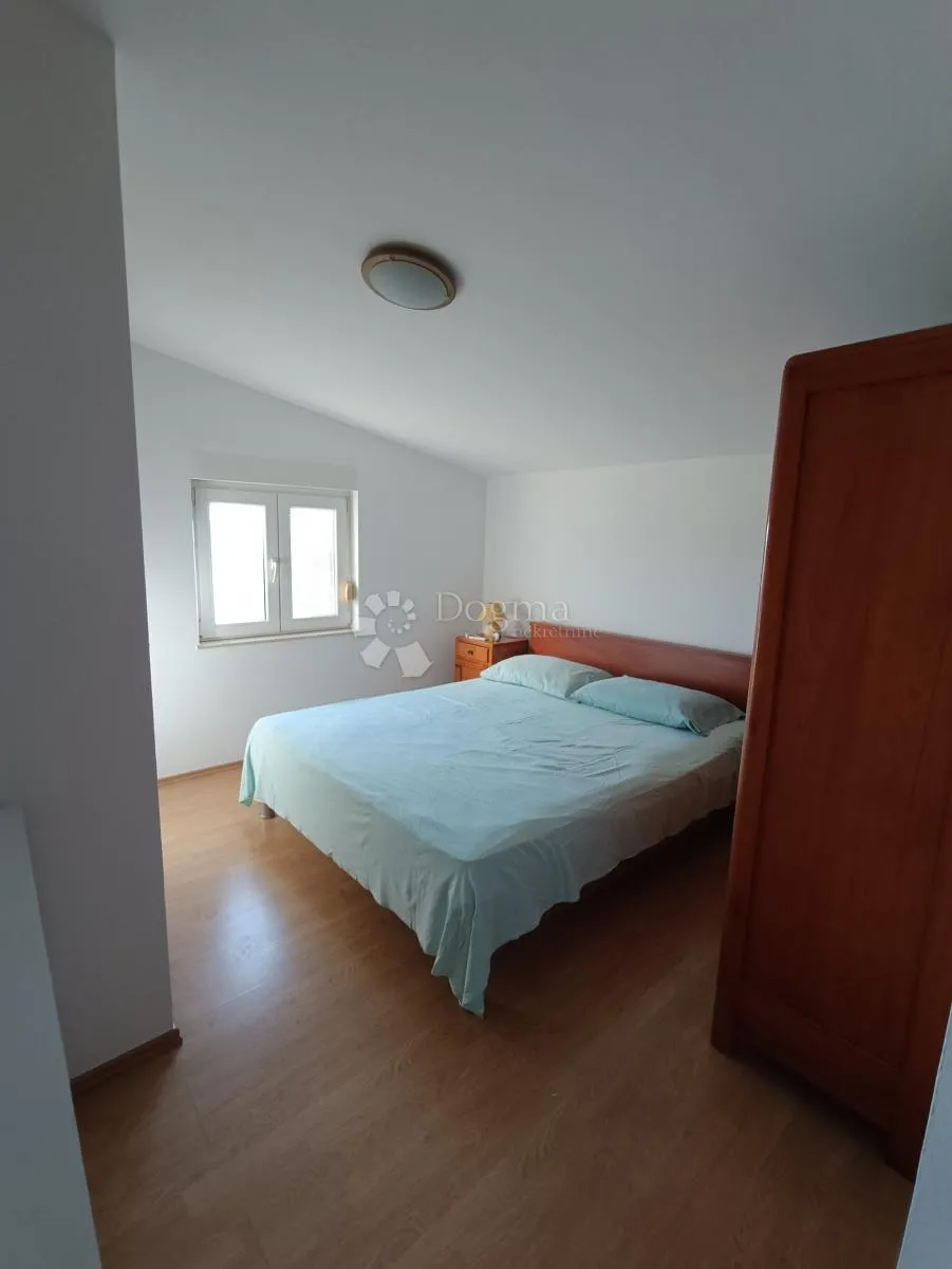 samostojeća kuća na šolti - slika 20