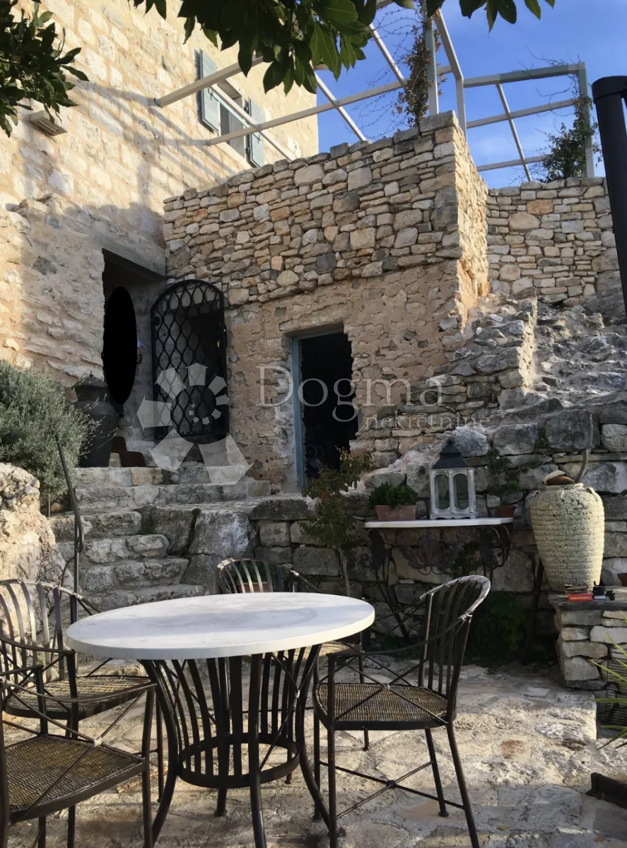 vila s dušom: istarski dragulj s pogledom na more i brežuljke - slika 12