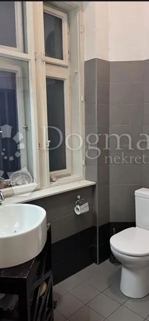 centar -78.19,1s+db prekrasan pogled na guverrnerovu palaču - slika 9