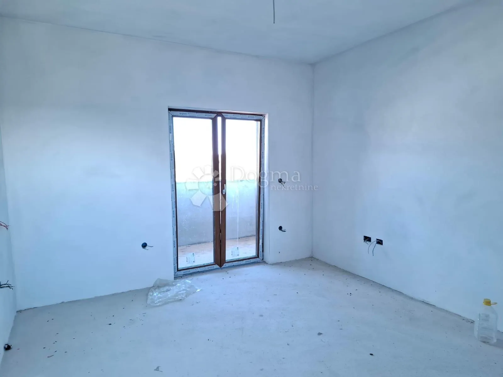 villa u rovinjskom selu, roh bau 550 m2, sa građevinskom okućnicom - slika 16