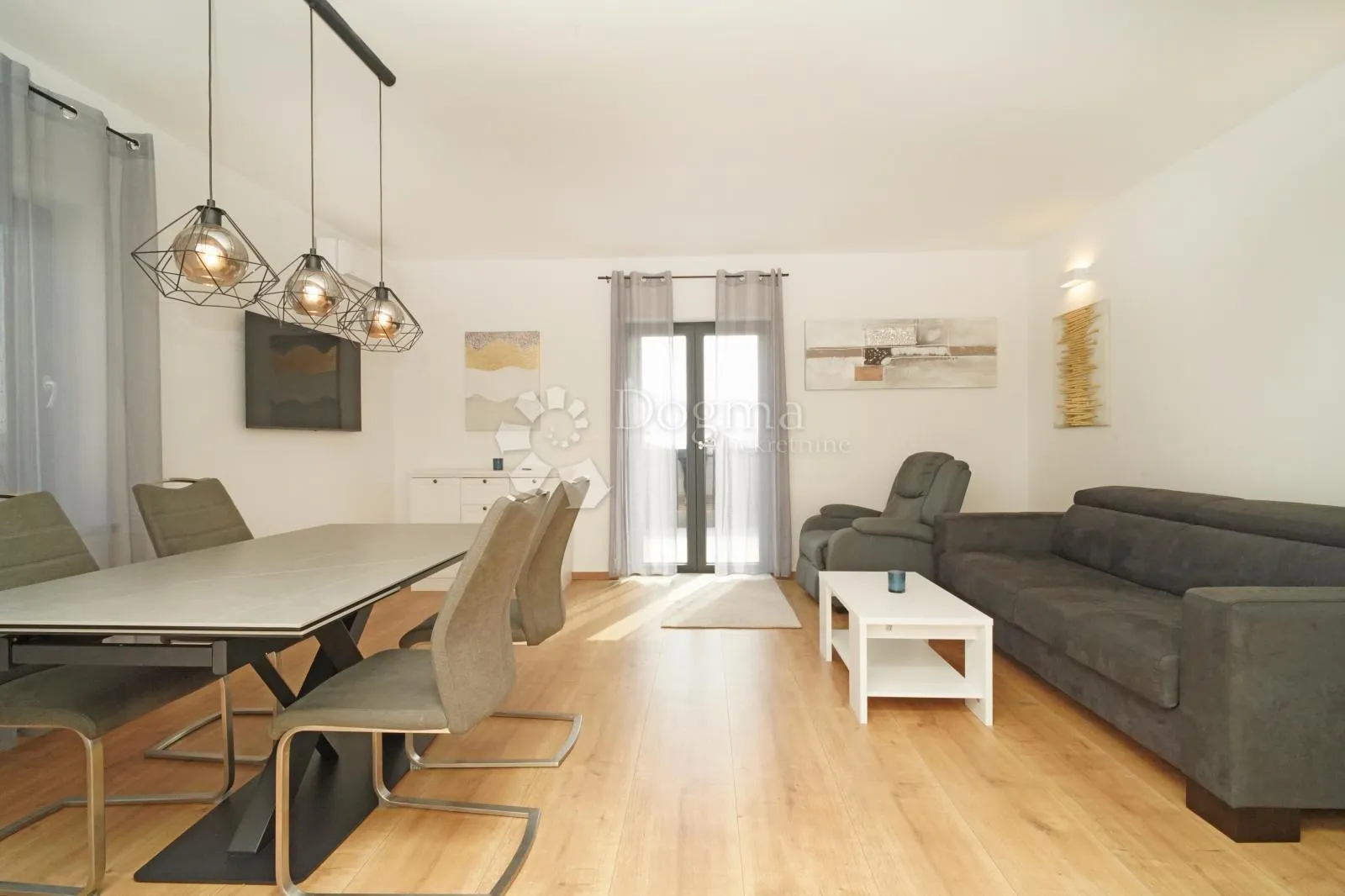 moderna kuća s 2 apartmana- kaštelir - slika 21