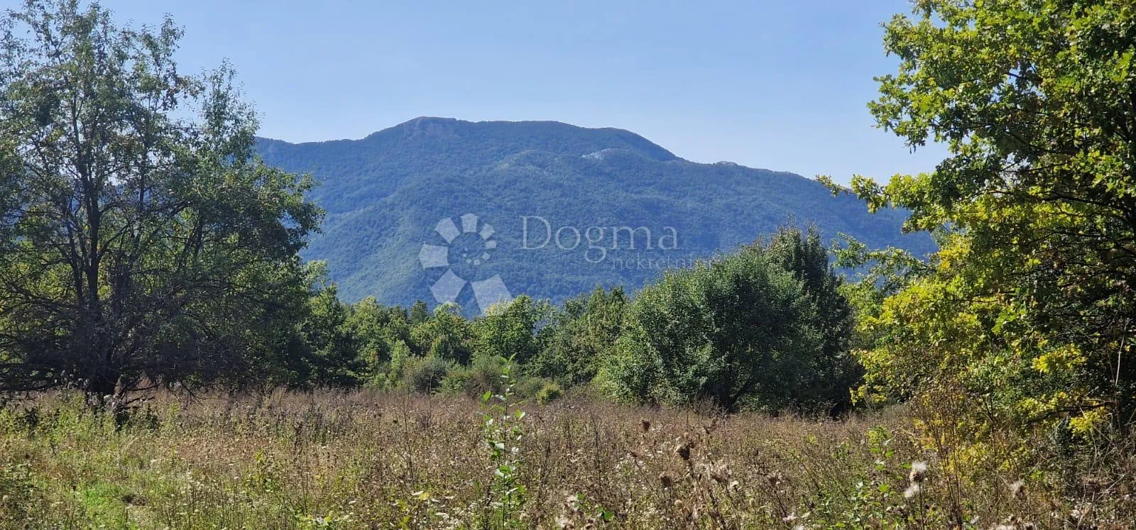 Predivno Zemljište S Pogledom Na Velebit Mirna Lokacija - Gospić