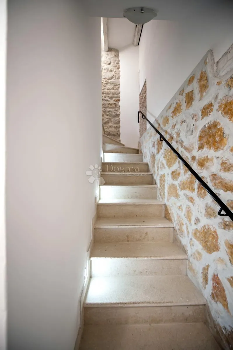 rovinj - sniženo! kuca s 3 apartmana u srcu starog grada - slika 72