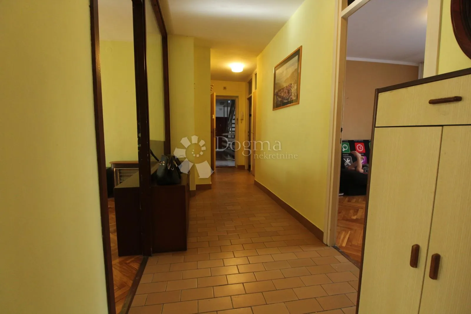 srdoči stan 68m2 3s kl sa lođom - slika 12
