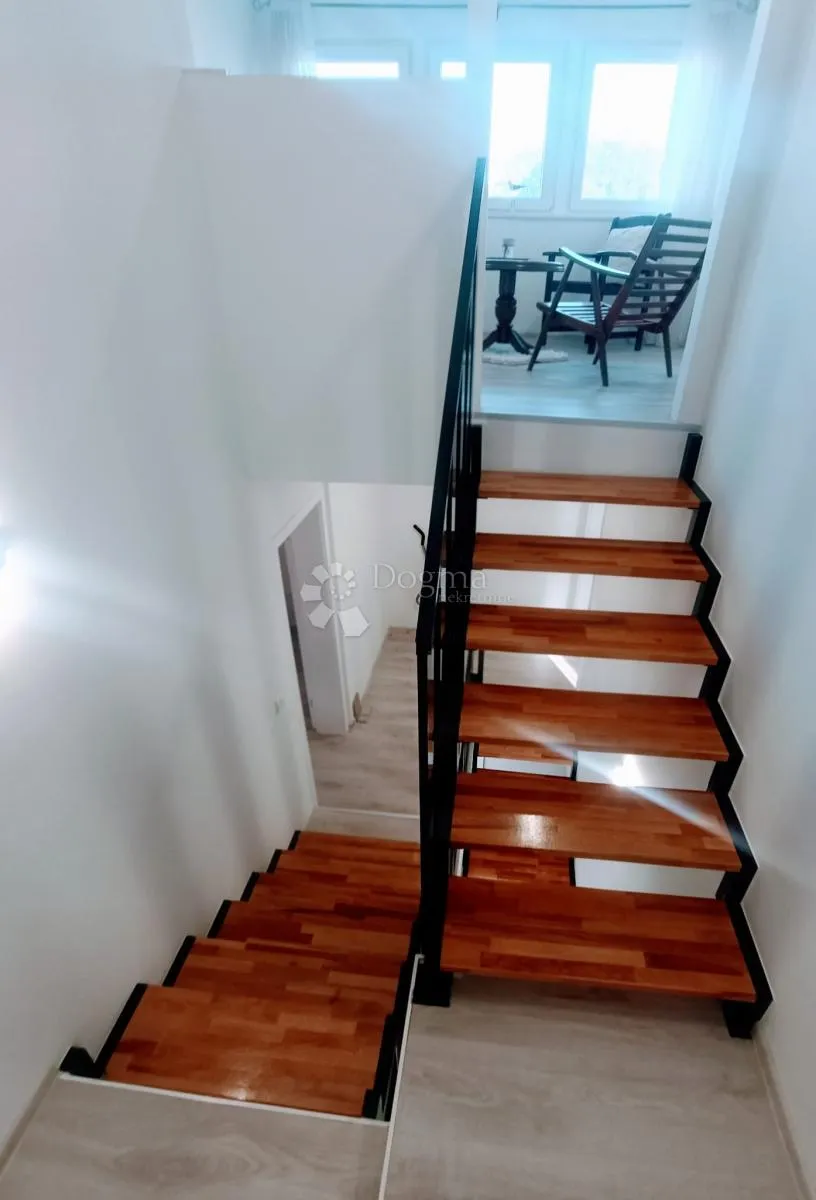 renovirana kamena kuća u blizini pule - slika 7