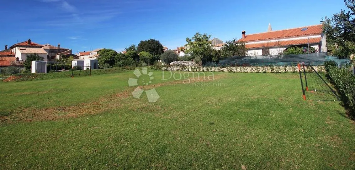 villa i dependanca sa bazenom i okućnicom - slika 22
