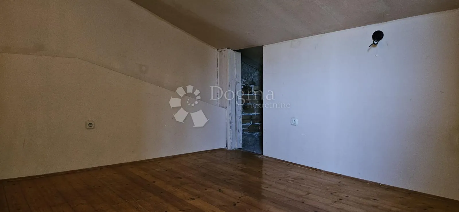 komforna mala kuća od 110m² - slika 11