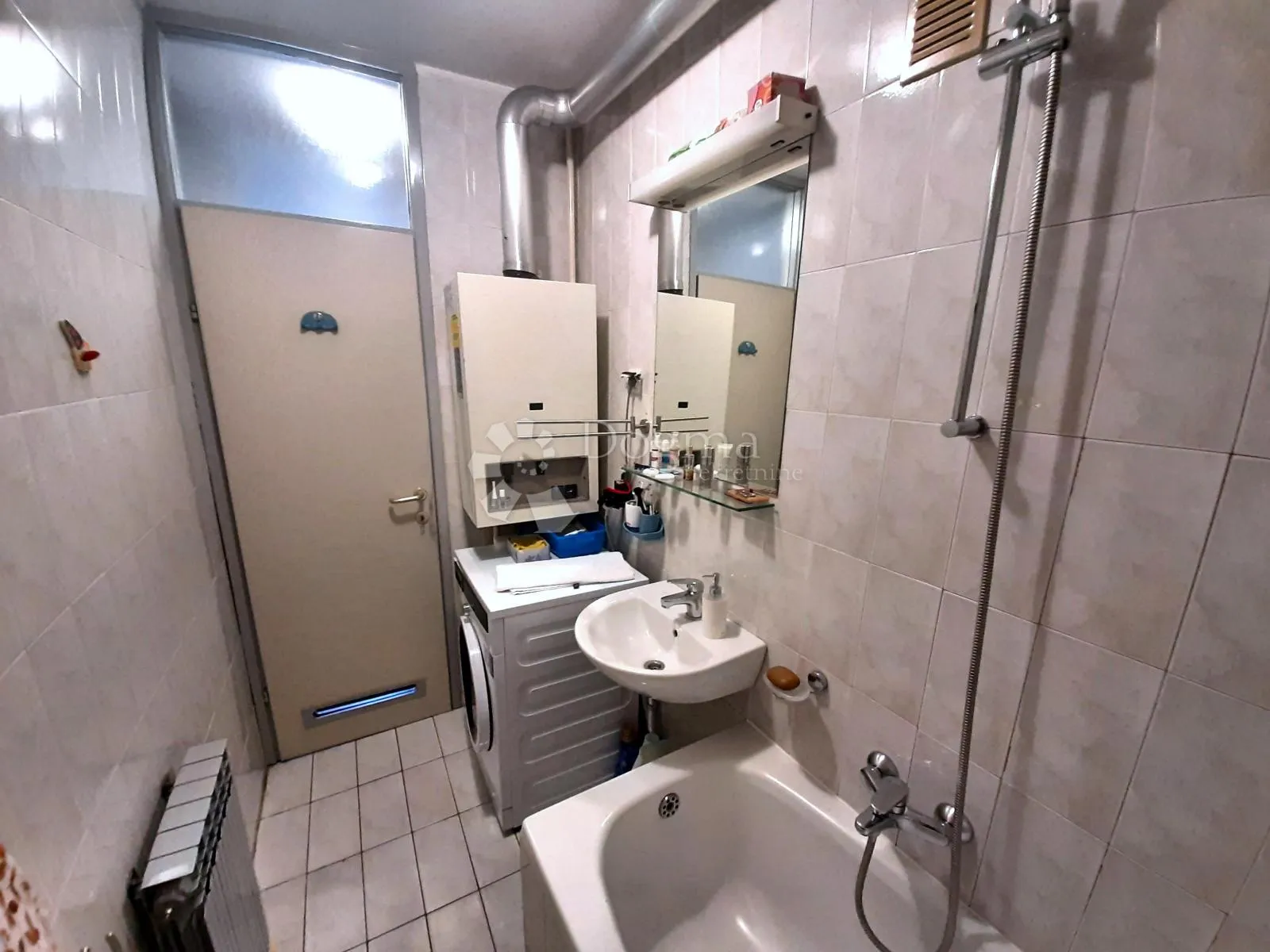 sesvete – 3,5-soban stan s loggiom, 64 m2, useljiv odmah! - slika 14