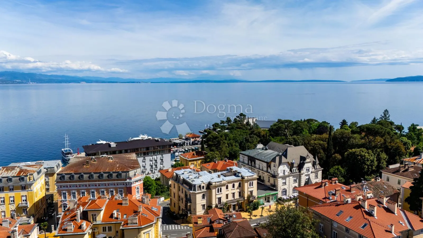 penthouse u vili u centru opatije - slika 20