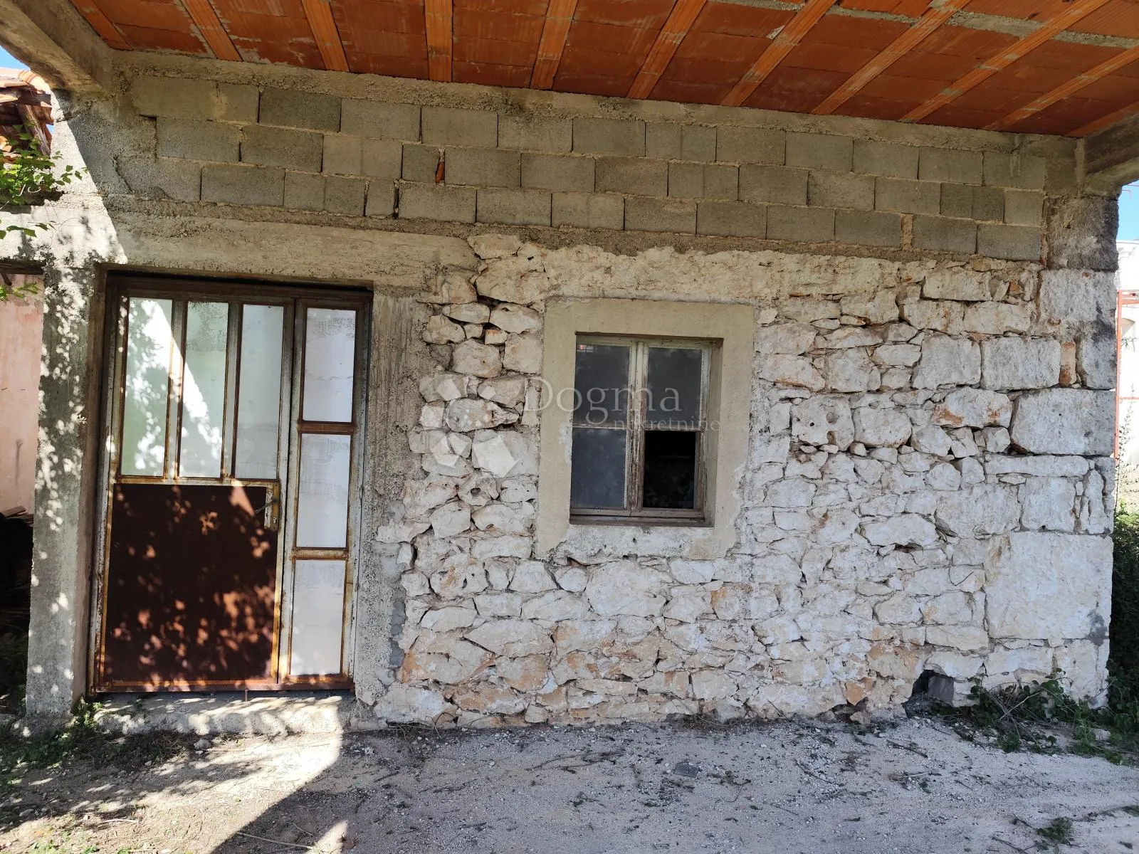 kuća za adaptaciju u grebaštici - slika 3