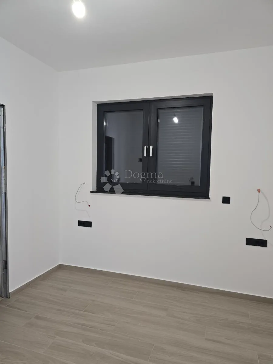 predivan penthaus 20 metara od mora - slika 7
