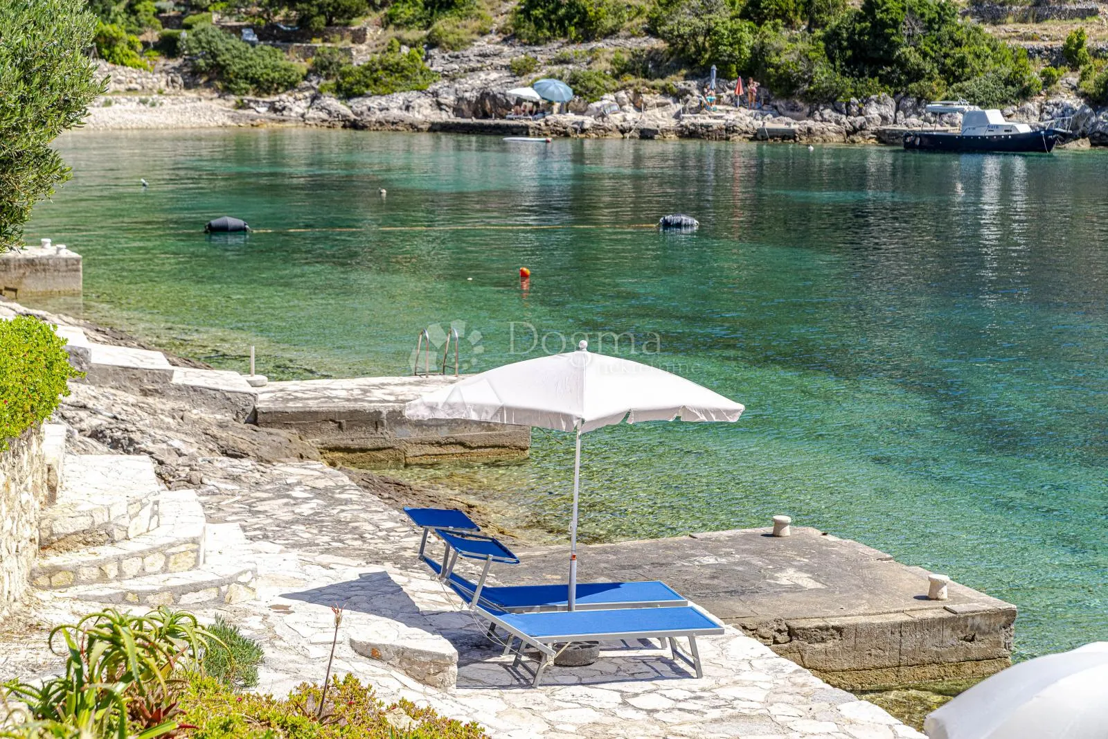 prvi red do mora: samoodrživa apartmanska vila s uhodanim poslovanjem – vela luka, korčula - slika 82