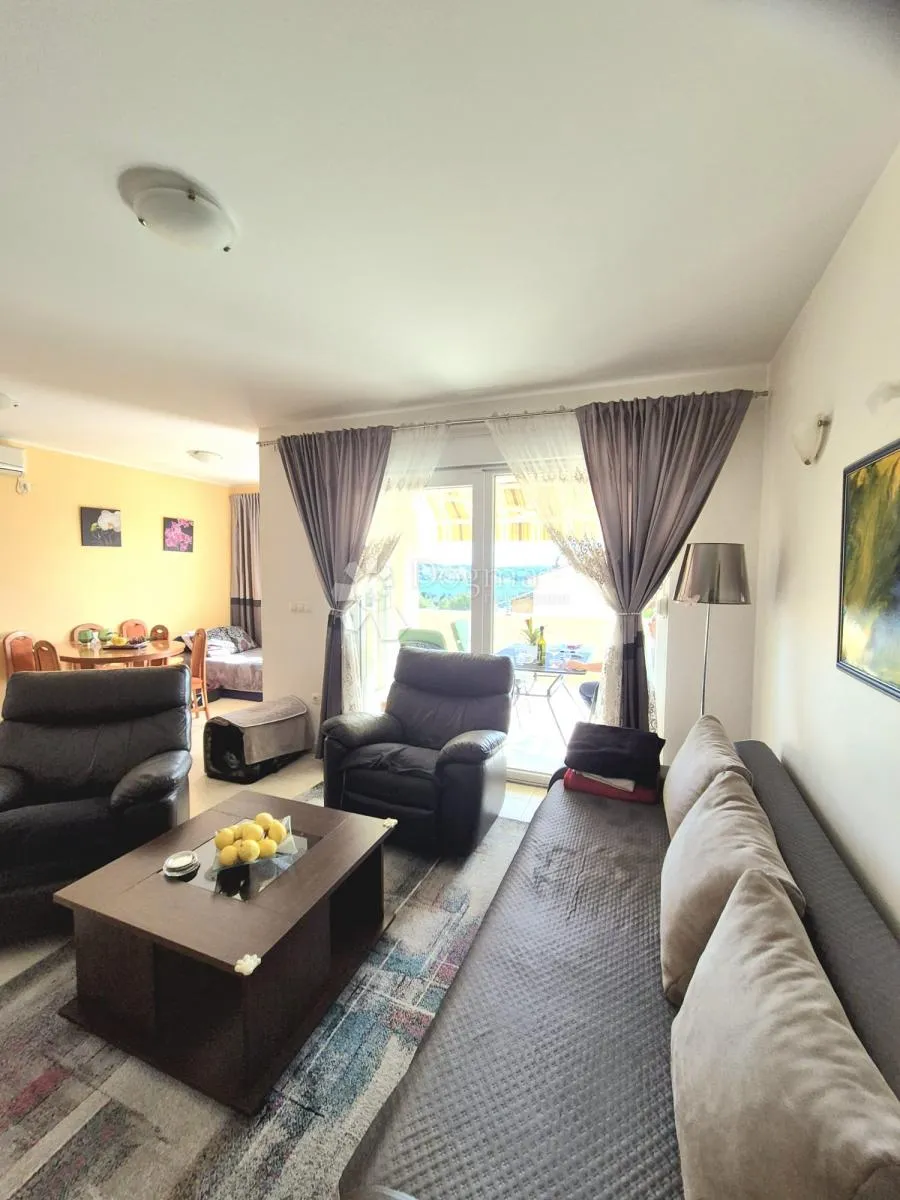 ekskluzivan stan sa privatnom terasom125m2, samo 150 metara do plaže - slika 9