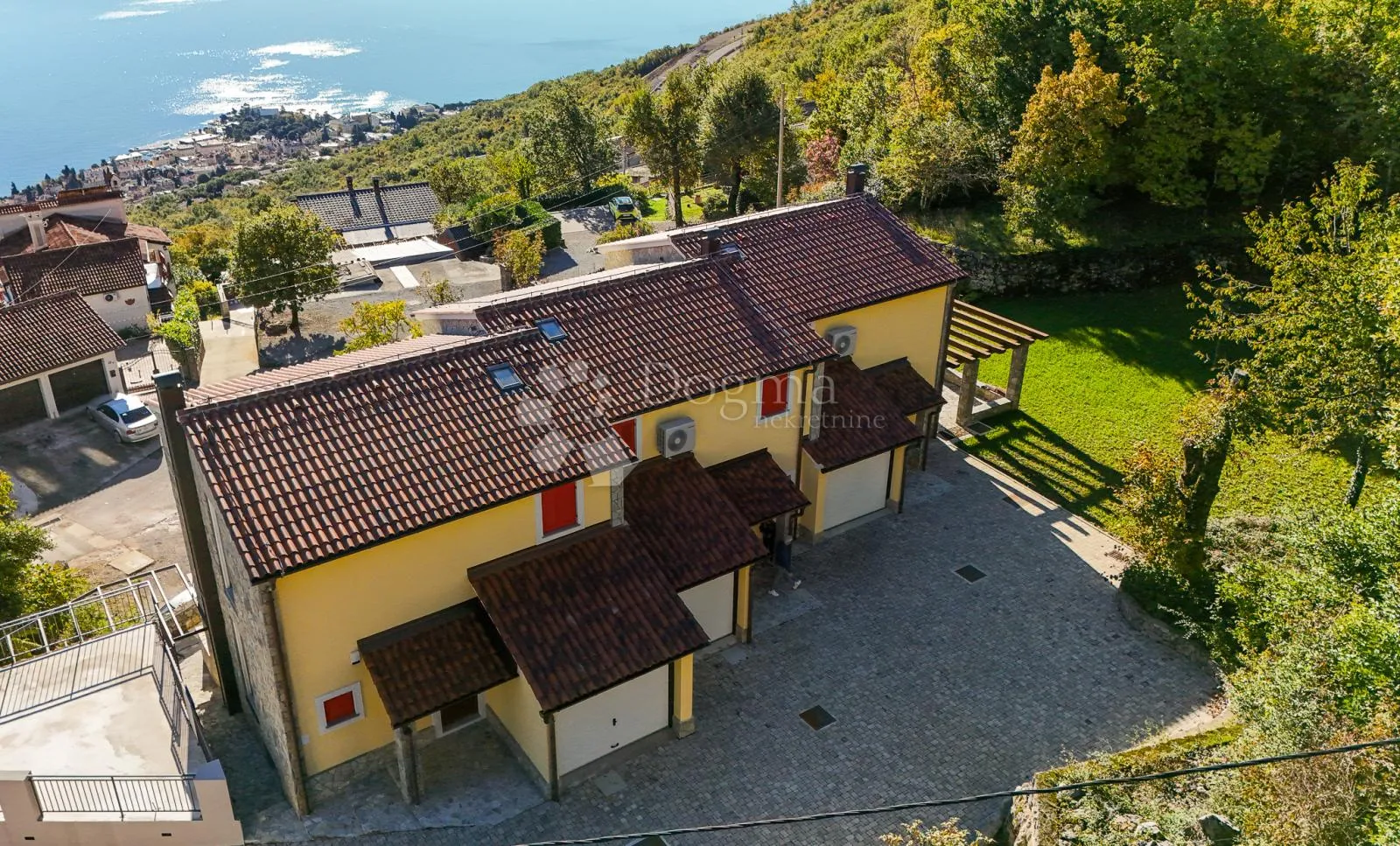 premium kuća u nizu – bazen, garaža, podno grijanje - slika 26