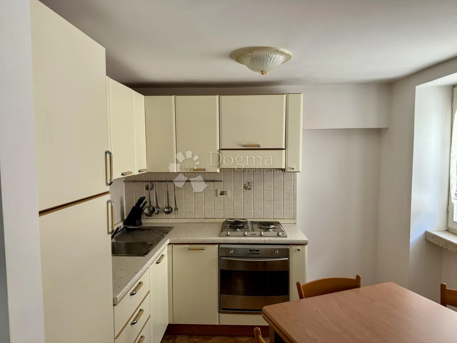 rovinj - kuća sa šest apartmana u srcu starog grada - slika 42
