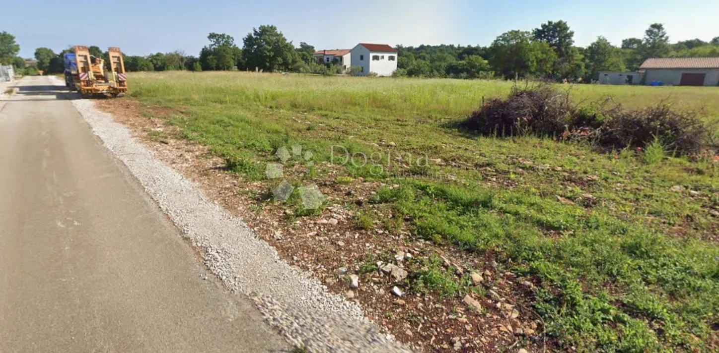 Ekskluzivna građevinska parcela u zelenoj oazi -Svetvinčenat 707 m²