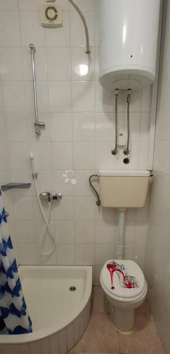 apartmanska kuća, 70m od mora, trogir - slika 4