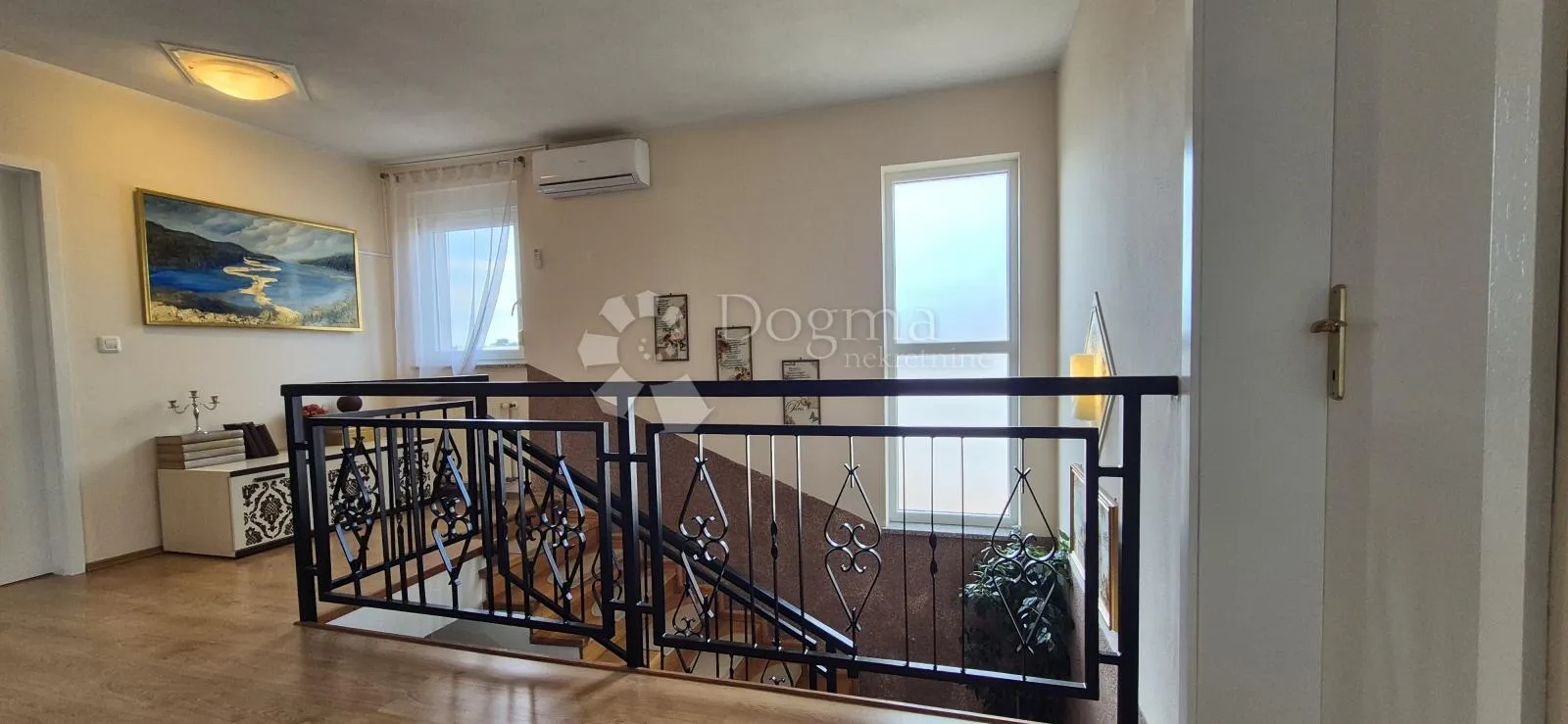 kuća sa 2 stana i bazenom - slika 80