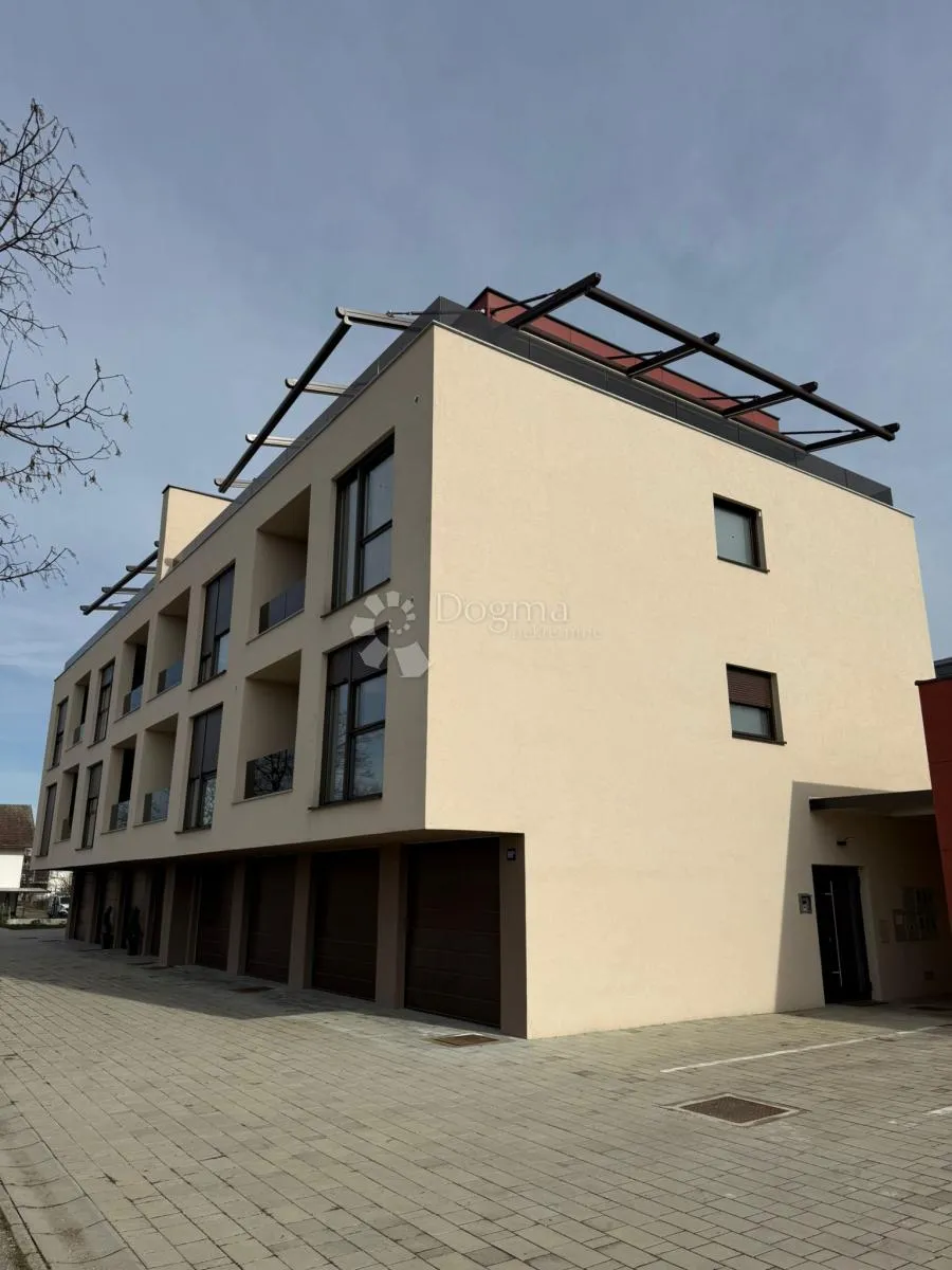 luksuzan dvoetazni penthouse s liftom u velikoj gorici - slika 23
