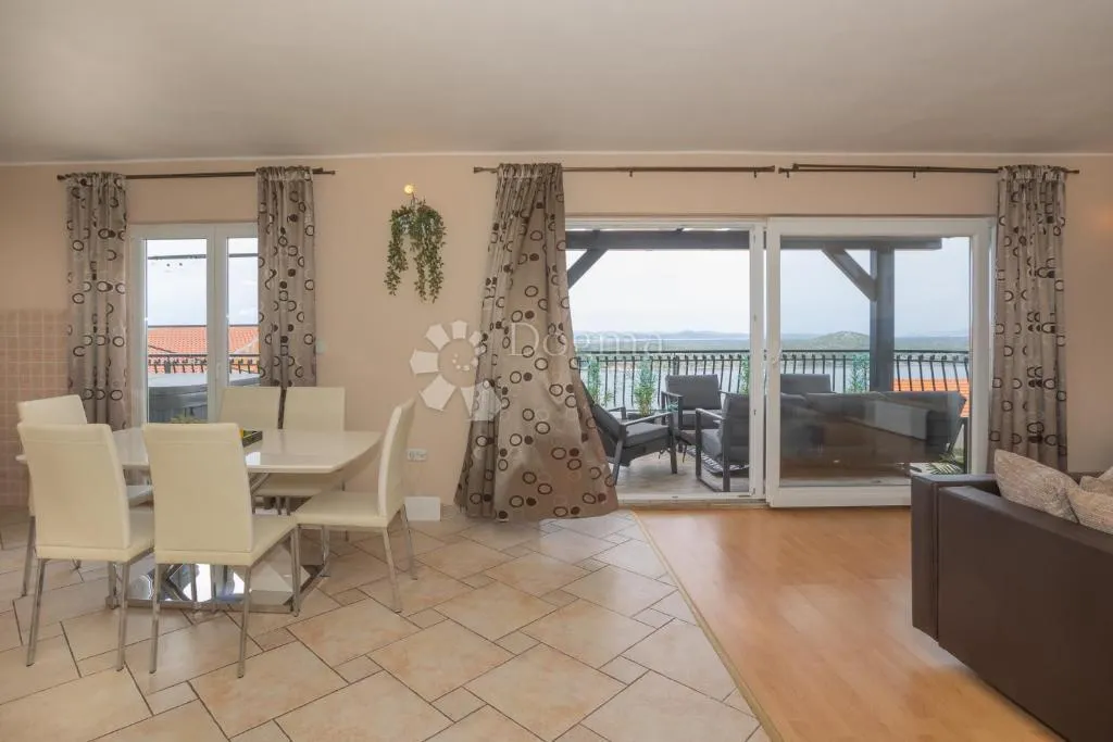 šibenik-penthouse s pogledom na more - slika 29