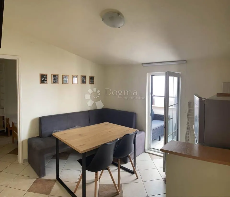 vir - plaža, 4 apartmana, + zemljište uključeno u cijenu - slika 3