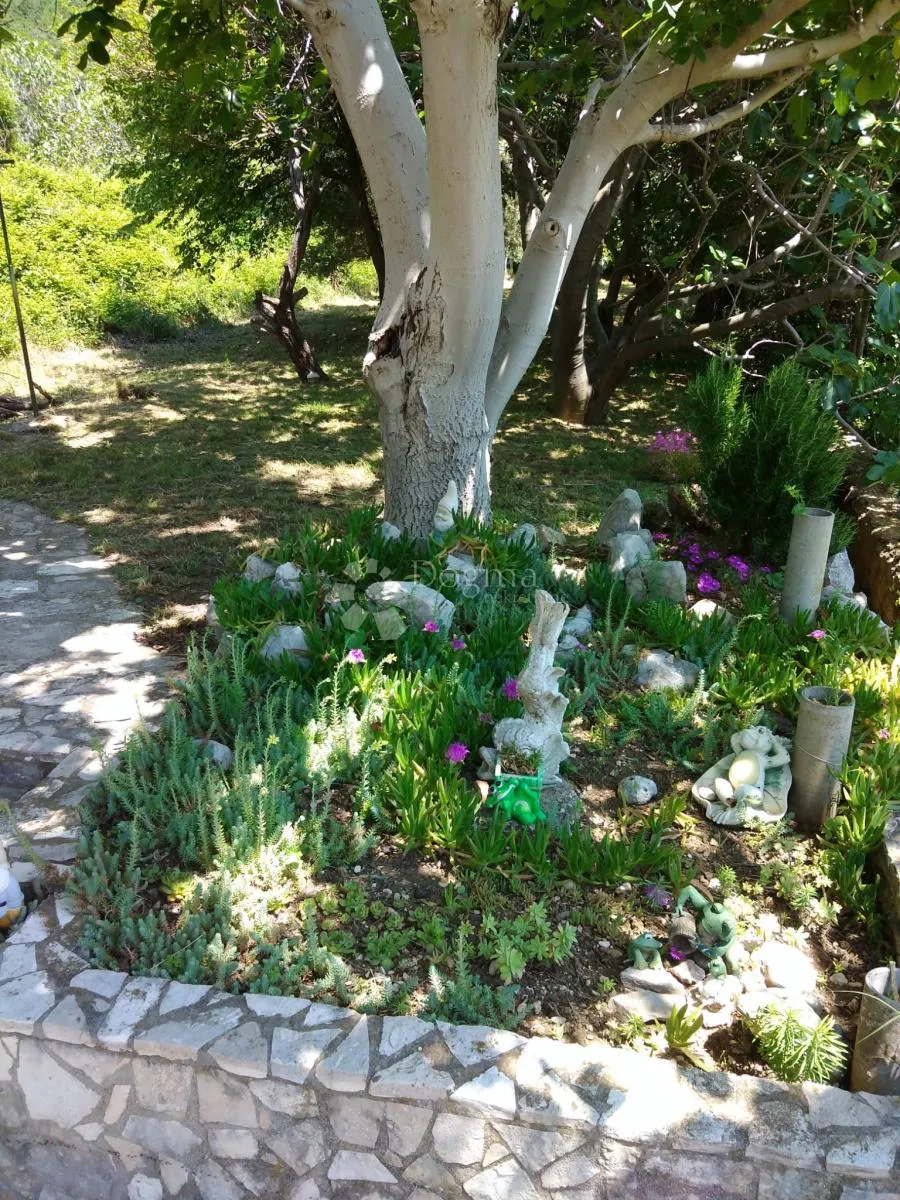 kamena kuća s okućnicom i konobom – bašćanska draga - krk - slika 12