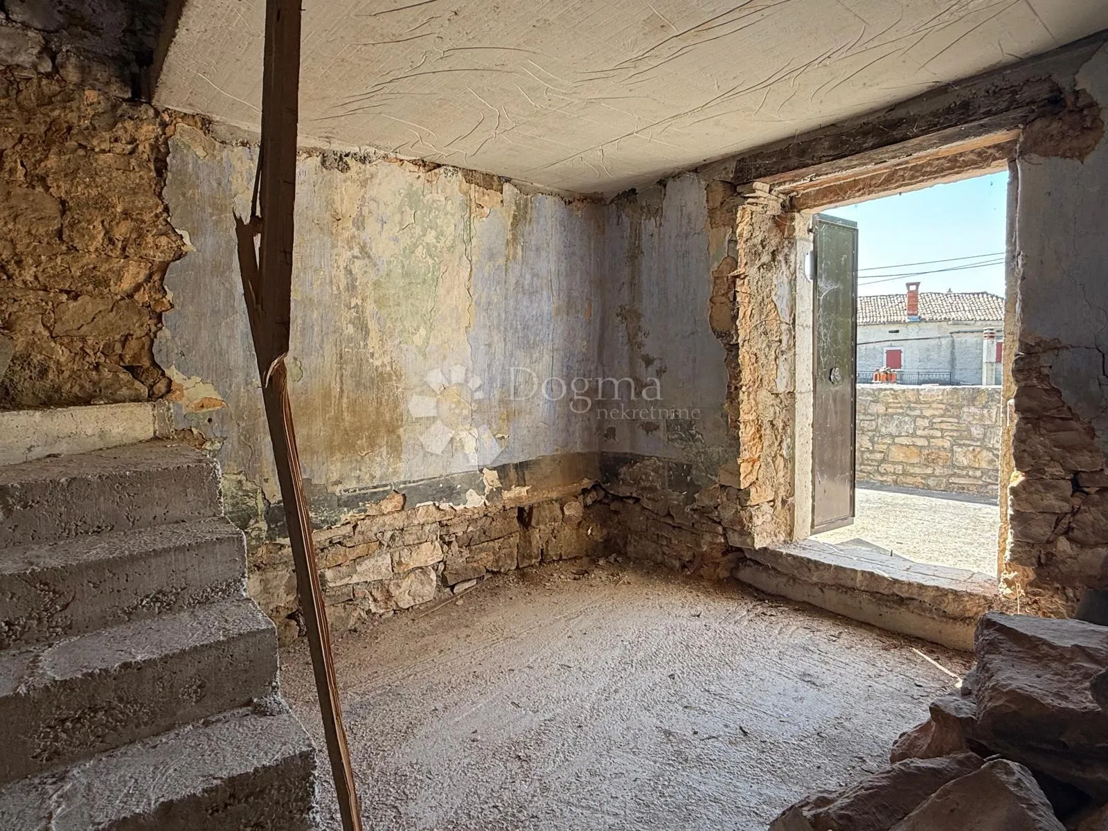 dvije kuće, baladur i stara hiža - slika 6