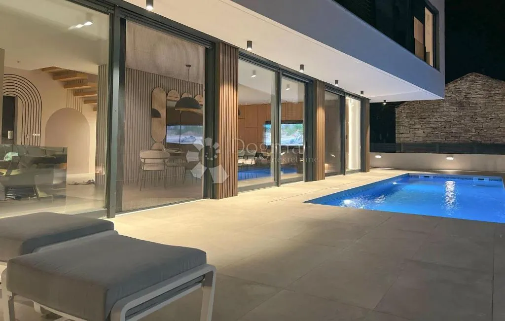 moderna villa na rovinjskoj periferiji - slika 8