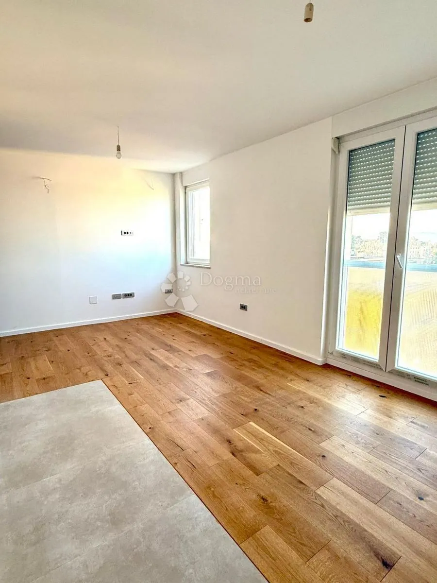 top prilika! zadar (branimirova obala) - renovirani stan s liftom 60m2 - slika 8
