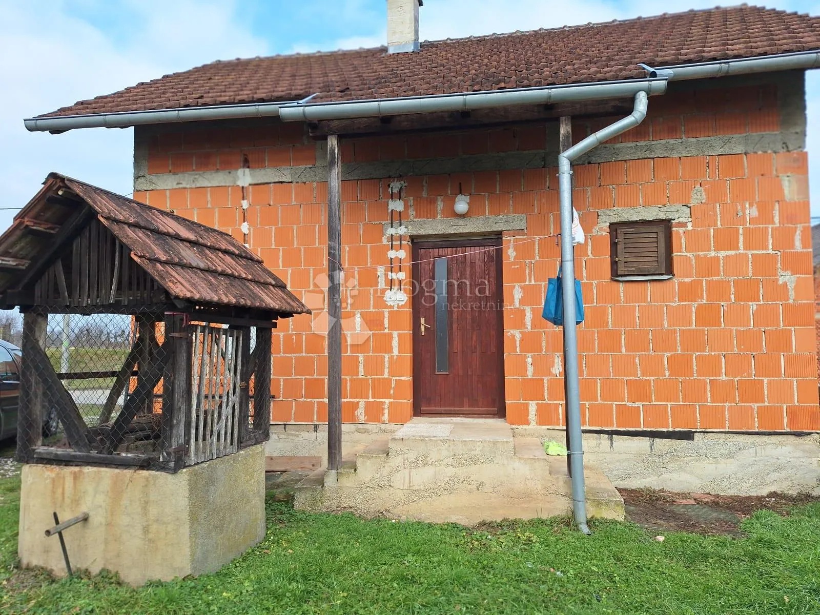 topusko novija kućica kraj rijeke i toplica - slika 3