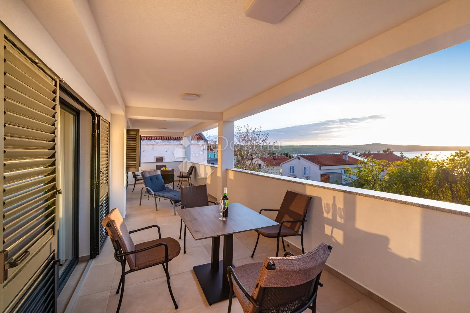 kuća s bazenom i pogledom na more – novigrad - slika 24
