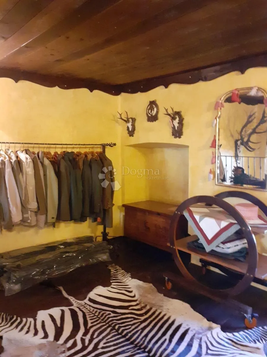 vintage poslovni prostor s galerijom, potpuno namješten – centar rijeke - slika 12