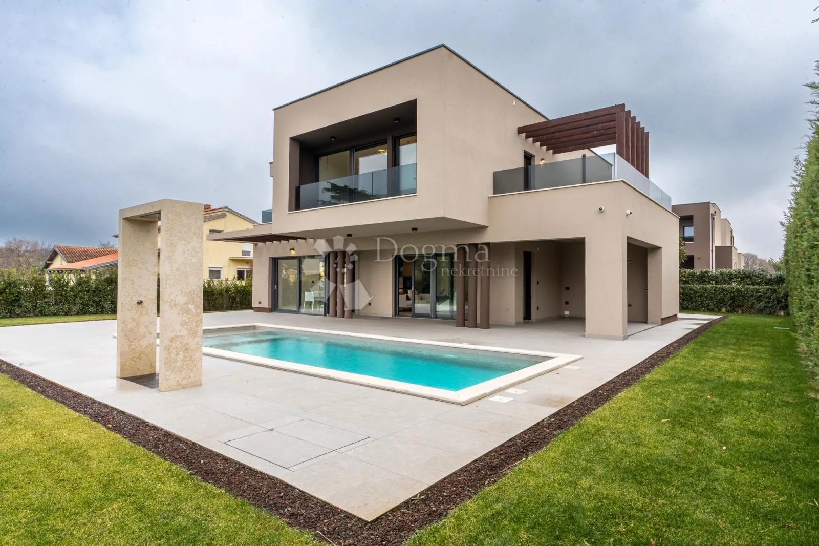 istra moderna villa sa grijanim bazenom - slika 37